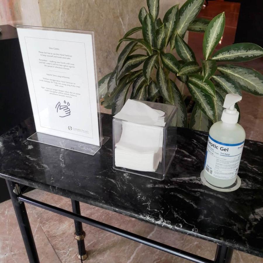 Garden Palace Hotel Surabaya Exterior photo