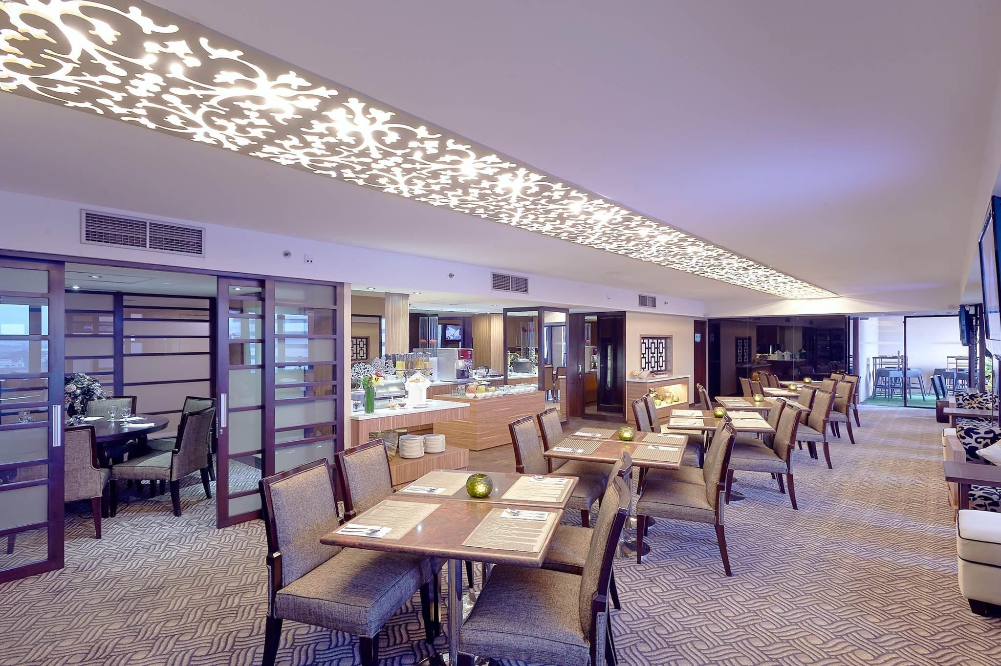 Garden Palace Hotel Surabaya Exterior photo