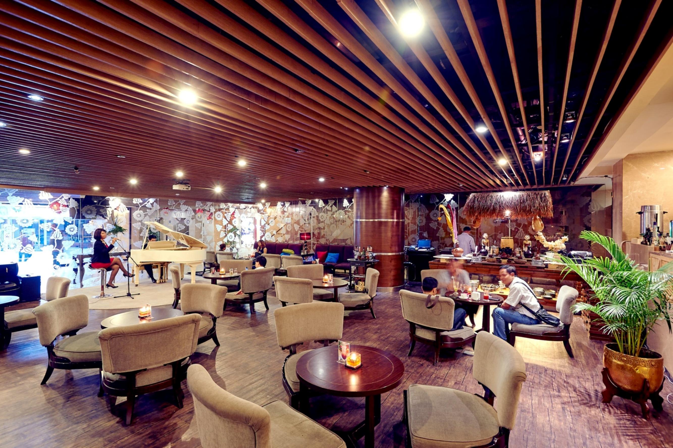 Garden Palace Hotel Surabaya Exterior photo